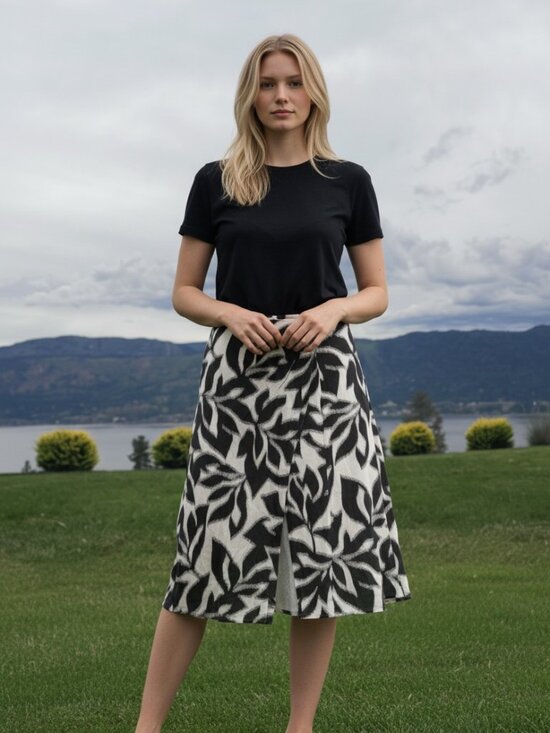 Banana Republic Dresses & Skirts - Banana Republic Linen Blend Midi Skirt - Green Botanical Print - Slit - Size 10